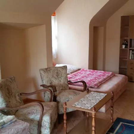 Szerena Vendeghaz Guest house