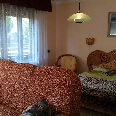 Szerena Vendeghaz * Matraderecske